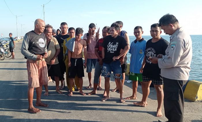 KM Fajar Nusantara Alami Laka Laut di Perairan Kepulauan Sapudi, 14 Kru Selamat KM Fajar Nusantara Alami Laka Laut di Perairan Kepulauan Sapudi, 14 Kru Selamat
