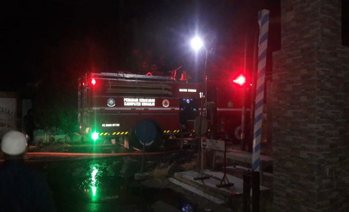 Diduga Korsleting Listrik, Rumah di Sidokare Terbakar