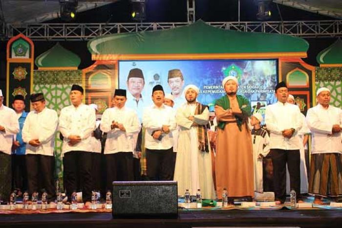 Hadiri "Pemuda Sidoarjo Bersholawat", Warga Berdoa untuk Kemakmuran Sidoarjo 