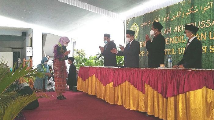Haflah Akhirussanah, Kiai Asep: 100 Lebih Santri Amanatul Ummah Diterima di PT Luar Negeri Haflah Akhirussanah, Kiai Asep: 100 Lebih Santri Amanatul Ummah Diterima di PT Luar Negeri