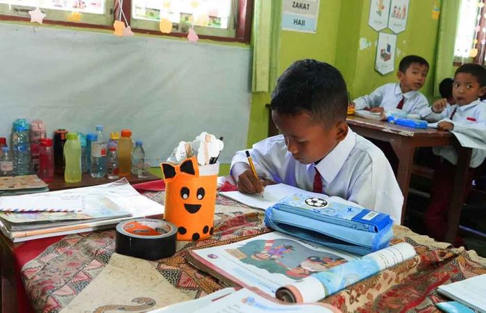 Sehari Usai Ditemui Bupati Kediri, Restu Langsung Kembali ke Sekolah