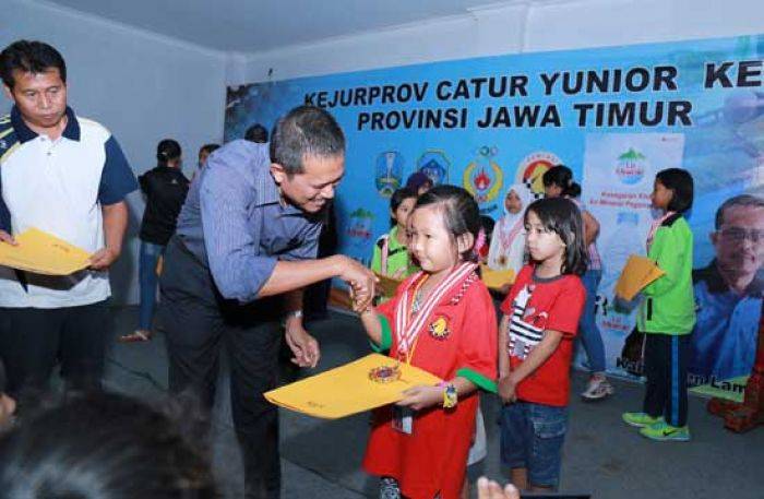 Tim Catur Surabaya Juara Umum Kejurprov Catur Yunior Jatim