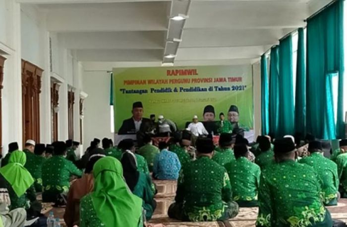 Banyak Realisasikan Program Keagamaan, Kiai Asep Minta Pergunu Dukung Gubernur Khofifah Banyak Realisasikan Program Keagamaan, Kiai Asep Minta Pergunu Dukung Gubernur Khofifah