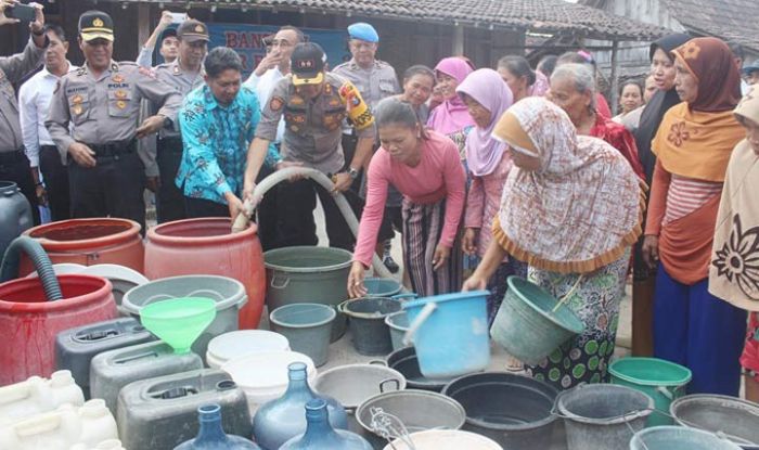 45 Desa Alami Kekeringan, Polres Ngawi Turun Tangan Salurkan Air Bersih