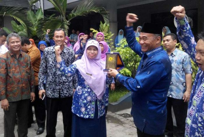 Terkendala Infrastruktur, Mendikbud hanya Targetkan 40 Persen SMP Gelar UNBK Terkendala Infrastruktur, Mendikbud hanya Targetkan 40 Persen SMP Gelar UNBK