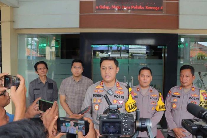 3 Warga Lamongan Jadi Korban Penganiayaan Perguruan Silat saat Konvoi 3 Warga Lamongan Jadi Korban Penganiayaan Perguruan Silat saat Konvoi