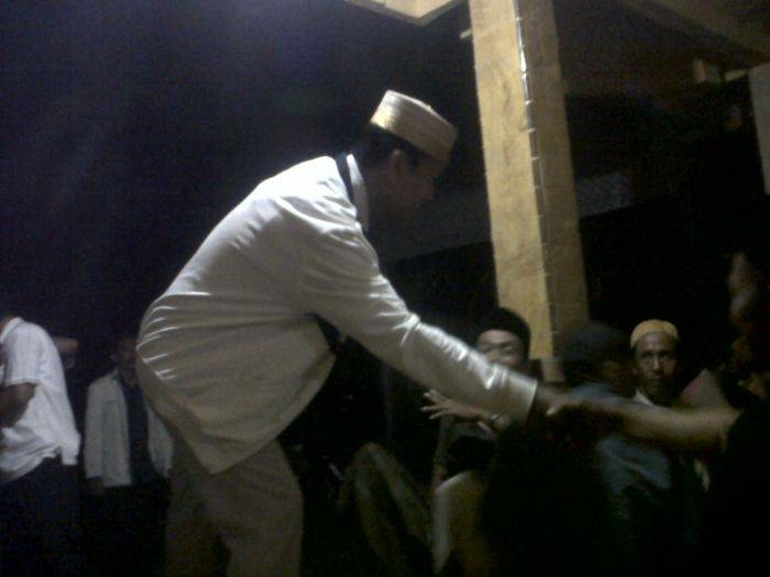 Beberapa Jam Sebelum Masa Kampanye Berakhir, Dua Caleg Ini Gerilya