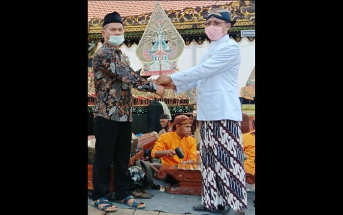 Wayang Kulit dan Arakan Tujuh Tumpeng Warnai Gelaran Ruwah Desa Sebani Sidoarjo Wayang Kulit dan Arakan Tujuh Tumpeng Warnai Gelaran Ruwah Desa Sebani Sidoarjo
