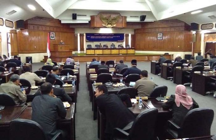 Pemkab Tuban Sampaikan Jawaban atas Laporan Banggar dan PU atas R-PAPBD 2017