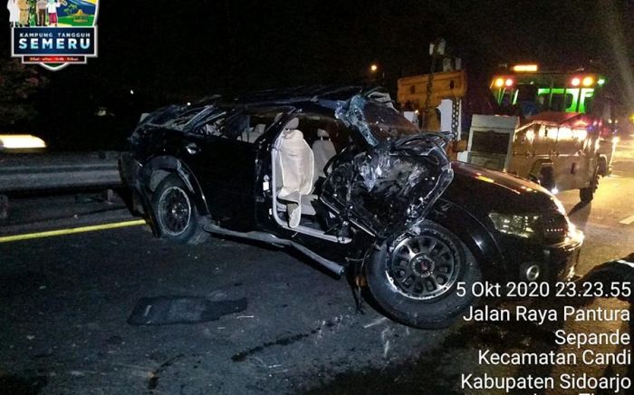 Pajero Terguling di Tol Porong Sidoarjo, Pengemudi Tewas Pajero Terguling di Tol Porong Sidoarjo, Pengemudi Tewas