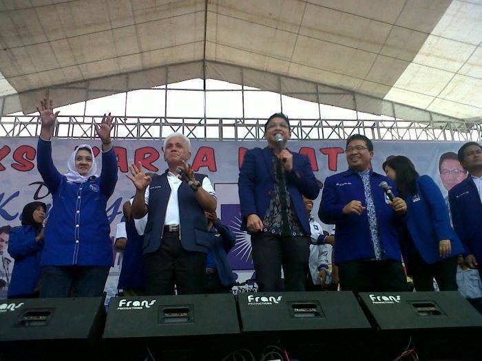 Pasha Hipnotis Ribuan Massa PAN Bojonegoro Pasha Hipnotis Ribuan Massa PAN Bojonegoro