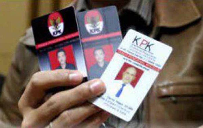 Dua Oknum KPK Terkena OTT Saat Peras Kades Kedungturi Jombang Dua Oknum KPK Terkena OTT Saat Peras Kades Kedungturi Jombang