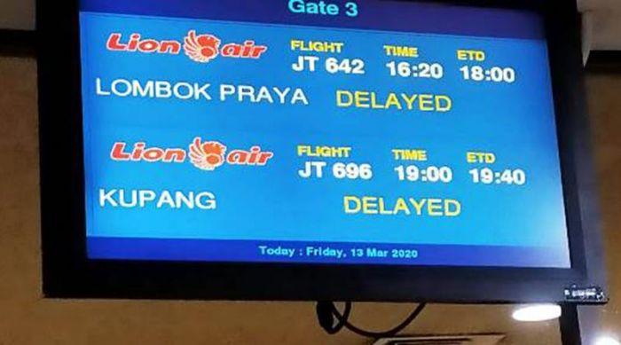 Delay Tiga Jam, Penumpang Lion Air Bersorak, Bule Berjingkrak di Bandara Juanda