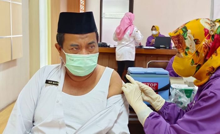 Pemkot Kediri Sediakan 50 Vial Vaksin Booster Covid-19 untuk Warga Pemkot Kediri Sediakan 50 Vial Vaksin Booster Covid-19 untuk Warga