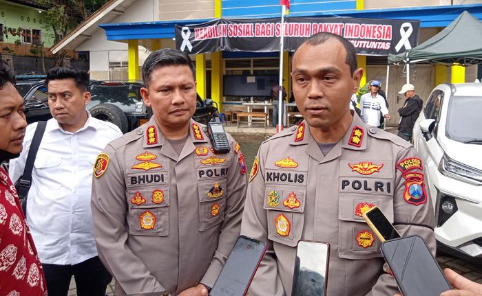 Kunjungi Posko Insiden Kanjuruhan, Kapolresta Malang Kota Kroscek Data Korban Kunjungi Posko Insiden Kanjuruhan, Kapolresta Malang Kota Kroscek Data Korban