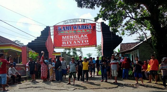 Trauma dengan Aksi Sadis Bunuh Keluarga, Warga Pojok Tolak Kepulangan Rianto Trauma dengan Aksi Sadis Bunuh Keluarga, Warga Pojok Tolak Kepulangan Rianto