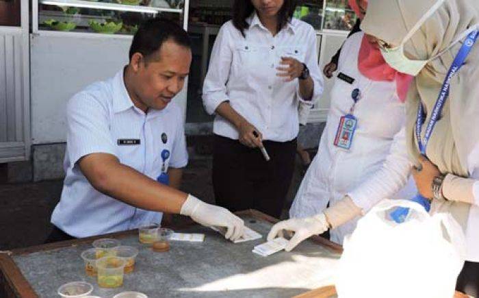 Antisipasi Kecelakaan saat Arus Mudik, Sopir Bus dan MPU di Malang Dites Urin Antisipasi Kecelakaan saat Arus Mudik, Sopir Bus dan MPU di Malang Dites Urin