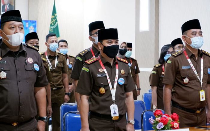 Hadiri Halalbihalal Virtual, Kajari Nganjuk: Tak Mudik Tak Masalah, Silaturahmi Tetap Jalan Hadiri Halalbihalal Virtual, Kajari Nganjuk: Tak Mudik Tak Masalah, Silaturahmi Tetap Jalan