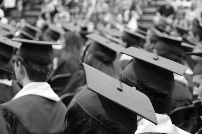 4 Alasan di Balik Pelarangan Wisuda Tingkat SD-SMA 4 Alasan di Balik Pelarangan Wisuda Tingkat SD-SMA