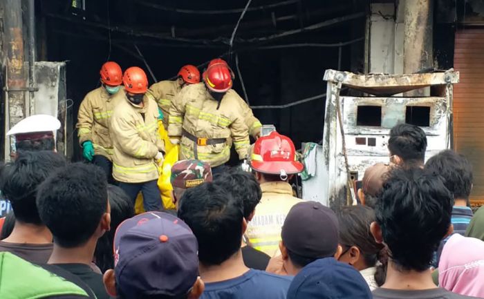 Kebakaran Kios dan Pom Mini di Desa Wedoro Sidoarjo, 2 Orang Meninggal, 1 Luka-Luka Kebakaran Kios dan Pom Mini di Desa Wedoro Sidoarjo, 2 Orang Meninggal, 1 Luka-Luka