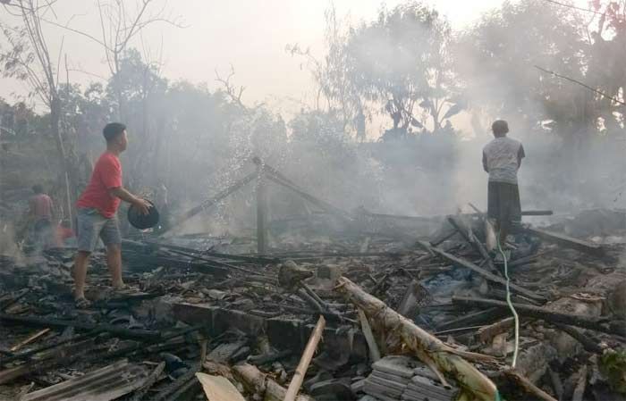 Korsleting Listrik, Rumah di Plumpang Terbakar