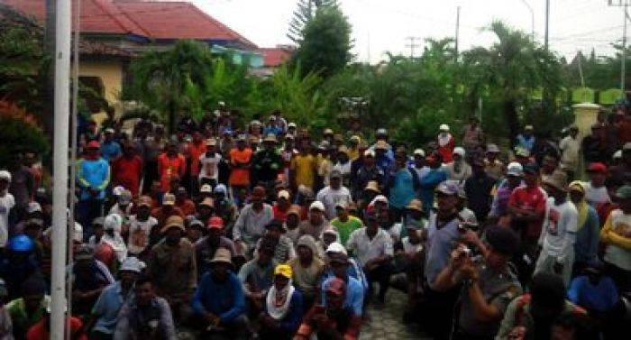 ‎Dilarang Beroperasi, Ratusan Penarik Bentor di Tuban Geruduk Mapolsek