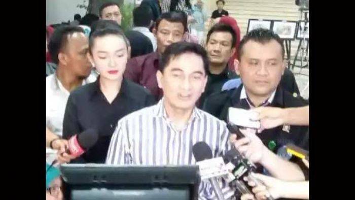 Zaskia Gotik Dihukum Nyanyikan "Satu Nusa" Zaskia Gotik Dihukum Nyanyikan "Satu Nusa"