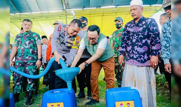 72 Desa Alami Krisis Air Bersih, Bupati Pamekasan Turun Salurkan Bantuan untuk Masyarakat