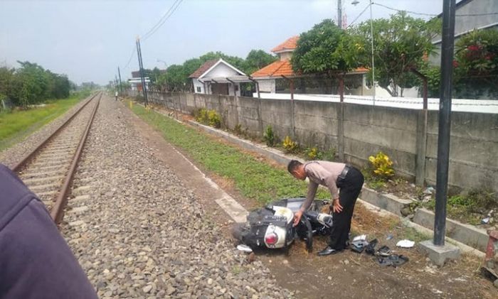 Gadis Cantik Tertabrak Kereta Api di Candi Sidoarjo, Selamat Gadis Cantik Tertabrak Kereta Api di Candi Sidoarjo, Selamat