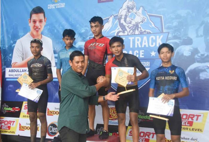 Begini Pesan Wali Kota Kediri untuk Atlet Sepeda yang Ikut Short Track XC Race Begini Pesan Wali Kota Kediri untuk Atlet Sepeda yang Ikut Short Track XC Race