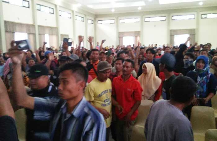 Warga Jenu Kompak Tolak Kilang Minyak Rosneft, Sosialisasi Tak Membuahkan Hasil Warga Jenu Kompak Tolak Kilang Minyak Rosneft, Sosialisasi Tak Membuahkan Hasil
