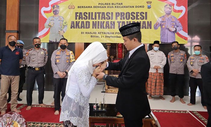 Haru, Tahanan Kasus Narkoba Menikah di Masjid Mapolres Blitar Haru, Tahanan Kasus Narkoba Menikah di Masjid Mapolres Blitar