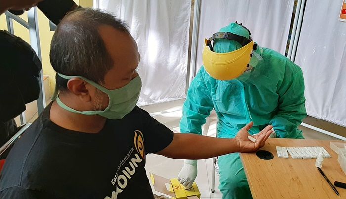 Peduli Covid-19, Belasan Jurnalis Pemkot Madiun Jalani Rapid Test Peduli Covid-19, Belasan Jurnalis Pemkot Madiun Jalani Rapid Test
