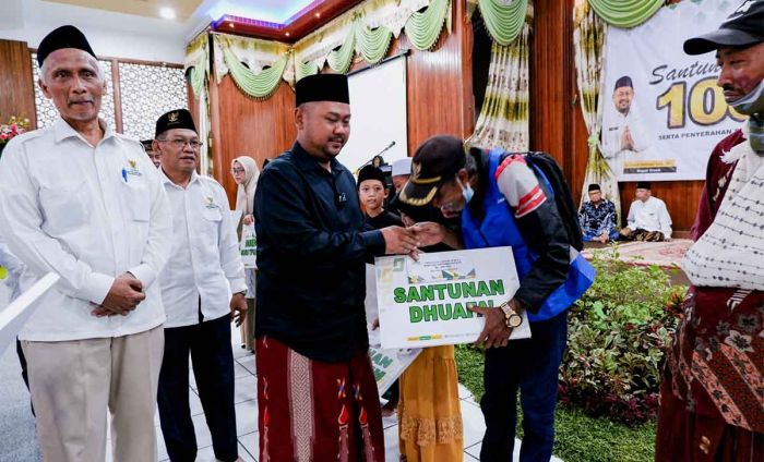 Bupati Gresik Salurkan Santunan dari Baznas untuk 1.000 Anak Yatim Bupati Gresik Salurkan Santunan dari Baznas untuk 1.000 Anak Yatim