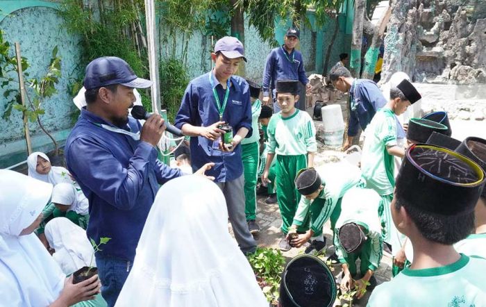 PRPP Edukasi Siswa Madrasah Cara Tanam Sayuran Melalui Urban Farming PRPP Edukasi Siswa Madrasah Cara Tanam Sayuran Melalui Urban Farming