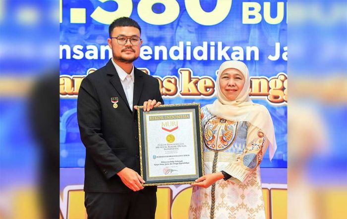 Dunia Pendidikan Jatim Ukir Sejarah, 1.580  Buku Resmi Tercatat di Rekor MURI