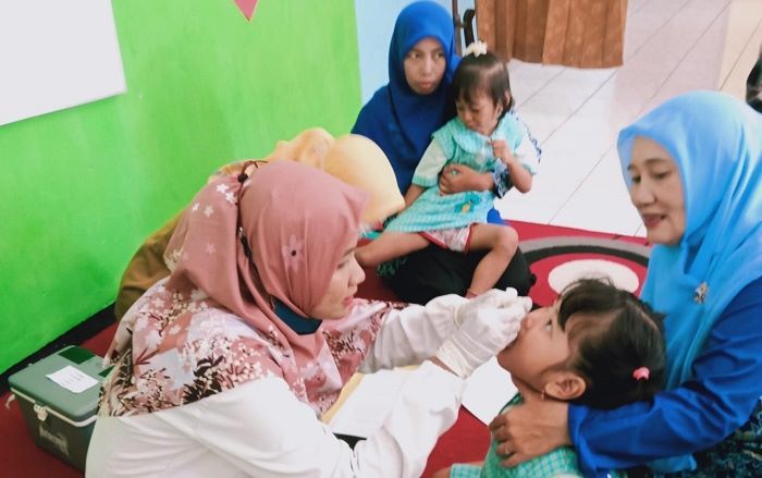 Demi Anak, Khofifah Ingatkan Orang Tua Datangi Yankes Terdekat, Besok Hari Terakhir PIN Polio Demi Anak, Khofifah Ingatkan Orang Tua Datangi Yankes Terdekat, Besok Hari Terakhir PIN Polio
