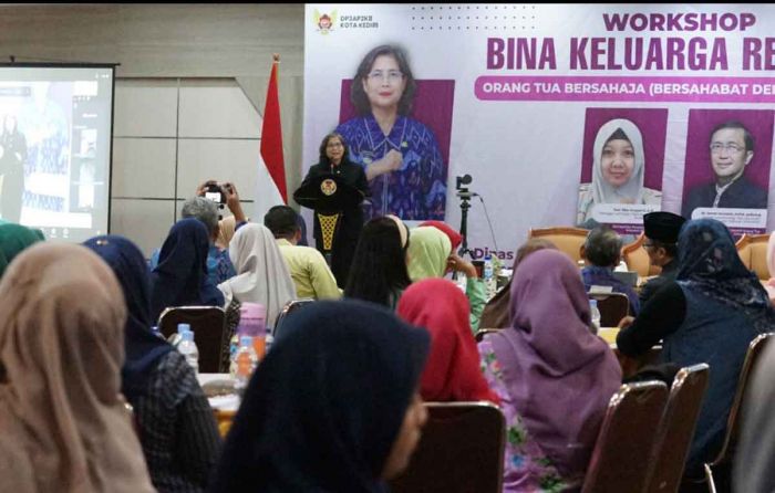 Pesan Pj Wali Kota Kediri saat Buka Workshop Bina Keluarga Remaja Pesan Pj Wali Kota Kediri saat Buka Workshop Bina Keluarga Remaja
