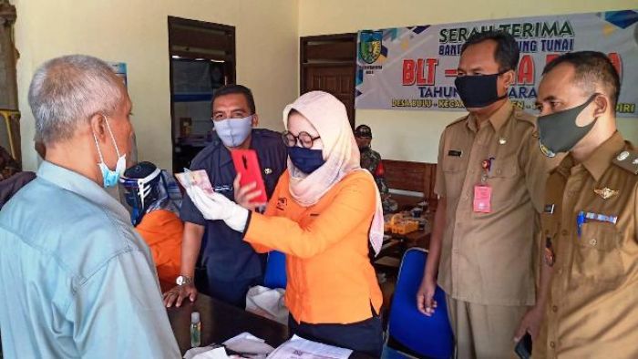 Ribuan Warga Kabupaten Kediri Terima BST Tahap Dua Ribuan Warga Kabupaten Kediri Terima BST Tahap Dua