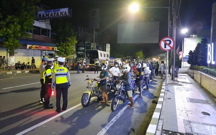 Gelar Balap Liar di Jalan Protokol Kota Blitar, Puluhan Pemuda Digiring ke Kantor Polisi