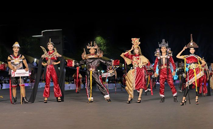 Meriahkan Jember Fashion Carnaval 2022, Semen Gresik Hadirkan Enam Kostum Defile Madurese Meriahkan Jember Fashion Carnaval 2022, Semen Gresik Hadirkan Enam Kostum Defile Madurese