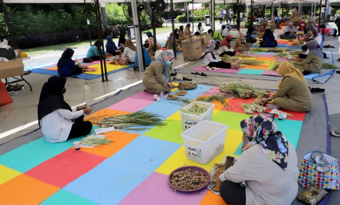 Surabaya All Out Hadang Covid-19 Surabaya All Out Hadang Covid-19