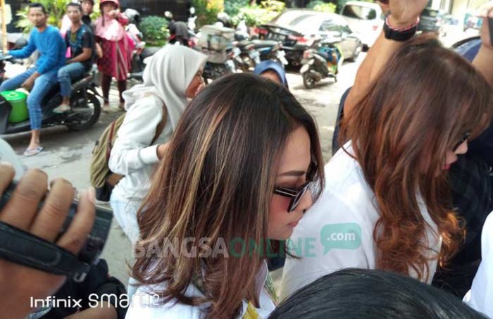 Vanessa Angel Resmi Ditahan Penyidik Polda Jatim Vanessa Angel Resmi Ditahan Penyidik Polda Jatim