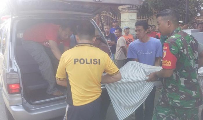 Warga Sumbergedong Trenggalek Ditemukan Gantung Diri Warga Sumbergedong Trenggalek Ditemukan Gantung Diri