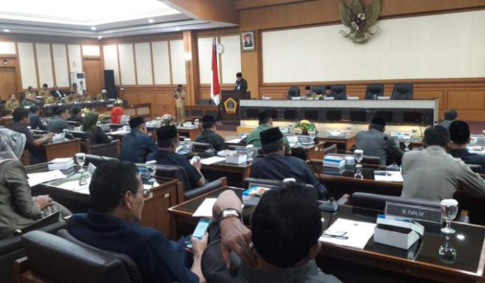 Bupati Sambari Sampaikan R-PAPBD 2019 Rp 3,358 T di Paripurna Bupati Sambari Sampaikan R-PAPBD 2019 Rp 3,358 T di Paripurna