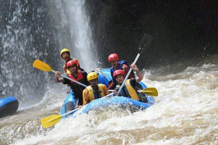 7 Tempat Arung Jeram Terbaik di Jawa Timur Buat Uji Adrenalin