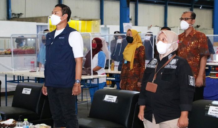 Bupati Lamongan Buka Sosialisasi HIV/AIDS Bagi Pekerja Bupati Lamongan Buka Sosialisasi HIV/AIDS Bagi Pekerja