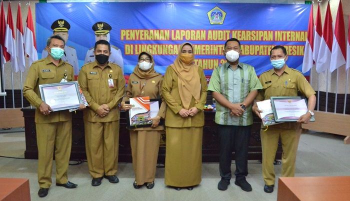 Hadiri Penyerahan Laporan Audit Kearsipan Internal, Ini Pesan Bupati Gresik Hadiri Penyerahan Laporan Audit Kearsipan Internal, Ini Pesan Bupati Gresik