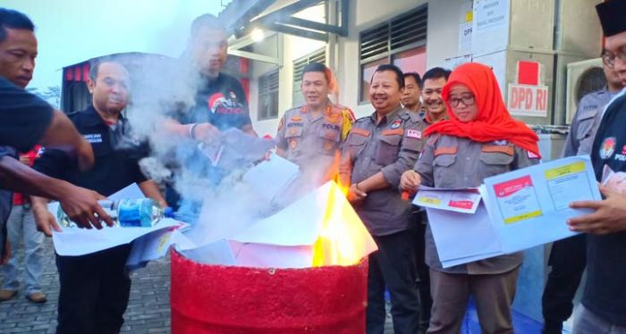 KPU Kota Blitar Musnahkan 2.084 Surat Suara Rusak