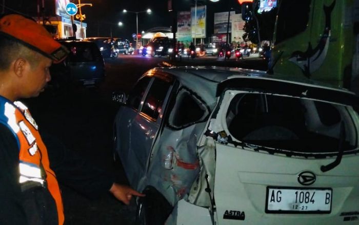 KA Dhoho Vs Sigra di Mengkreng Kediri, KAI Daop 7 Sesalkan Masih Adanya Temperan di Perlintasan KA Dhoho Vs Sigra di Mengkreng Kediri, KAI Daop 7 Sesalkan Masih Adanya Temperan di Perlintasan